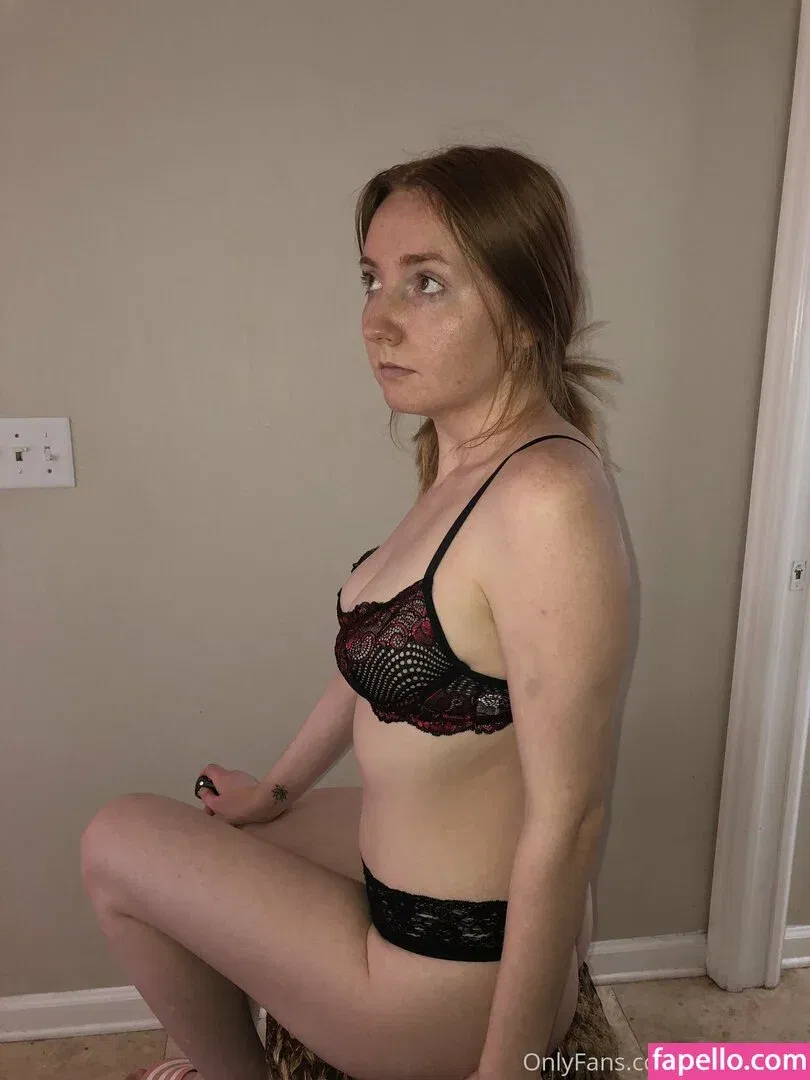 Eevee Bee Onlyfans Photo Gallery 
