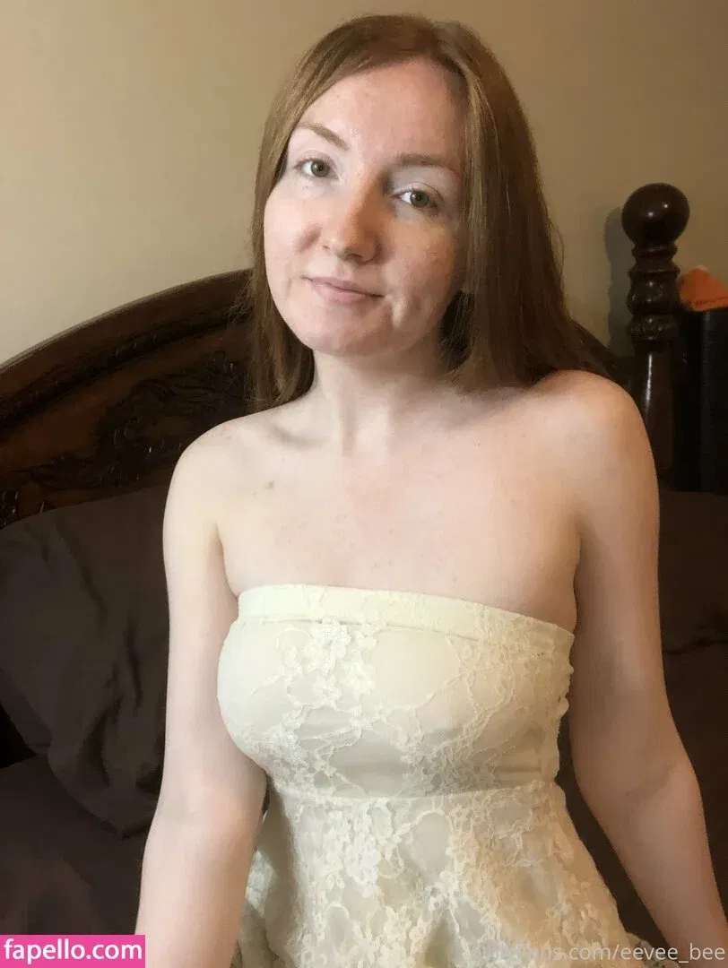 Eevee Bee Onlyfans Photo Gallery 