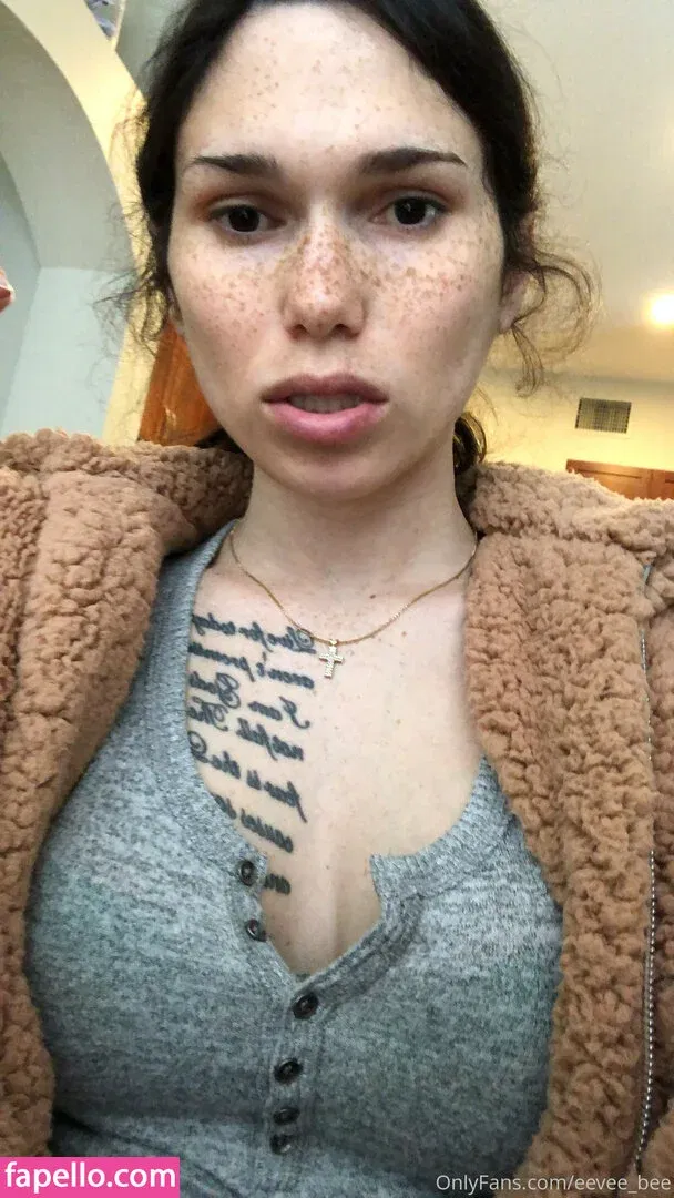 Eevee Bee Onlyfans Photo Gallery 