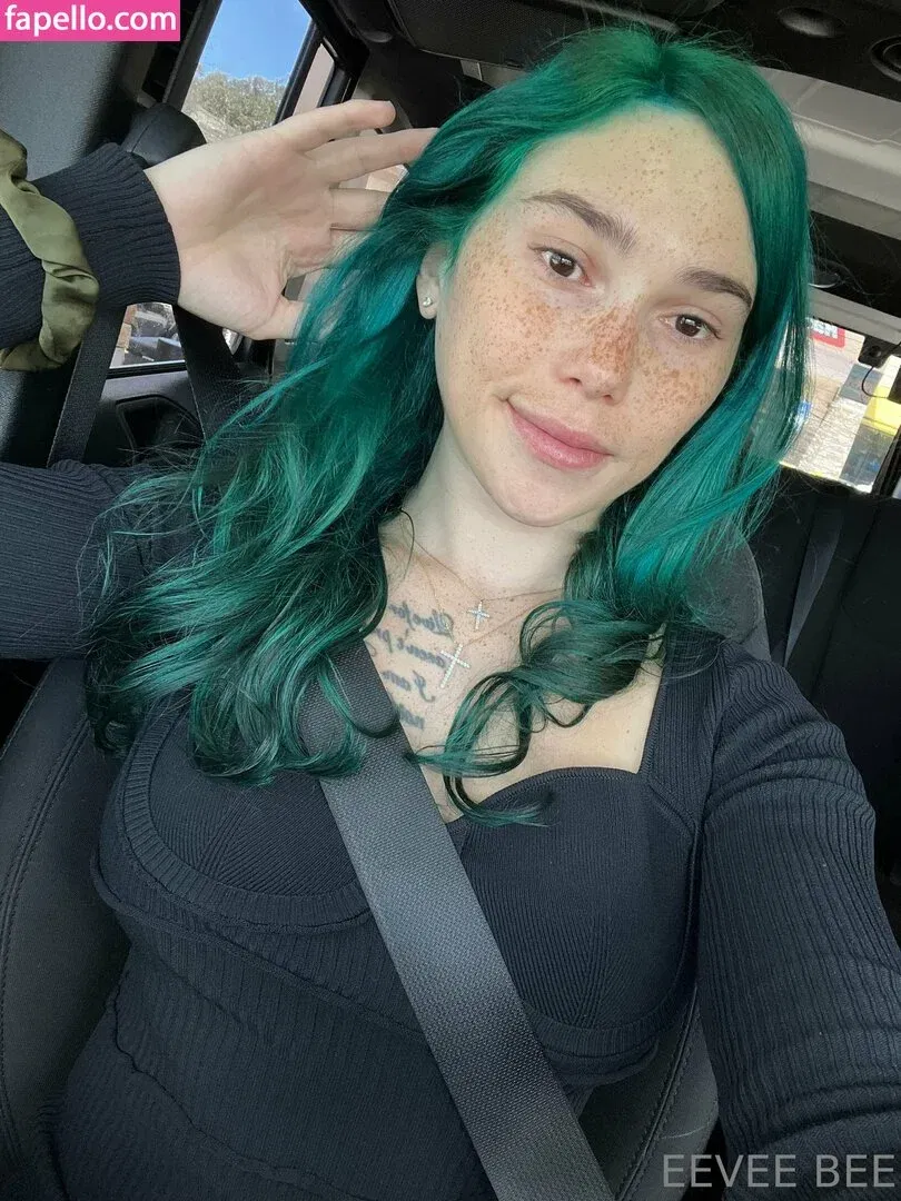 Eevee Bee Onlyfans Photo Gallery 