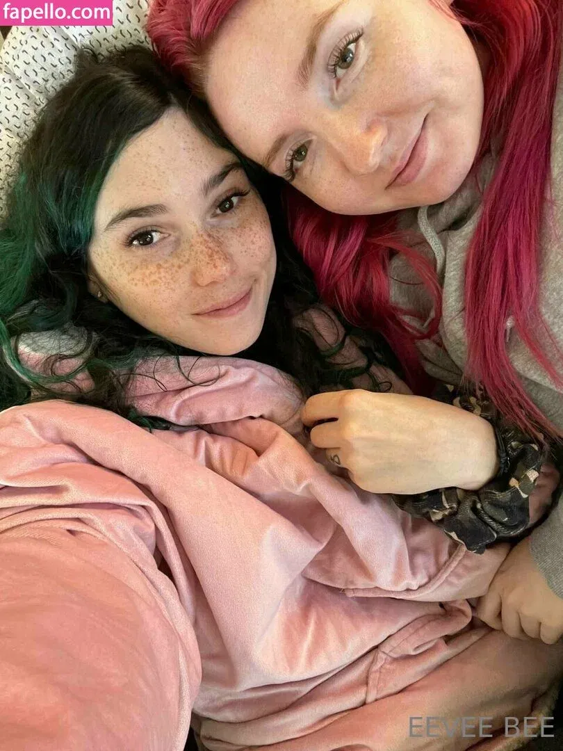 Eevee Bee Onlyfans Photo Gallery 