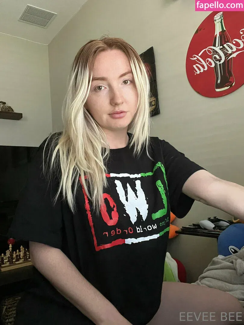 Eevee Bee Onlyfans Photo Gallery 