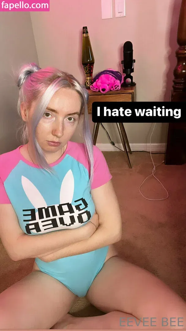 Eevee Bee Onlyfans Photo Gallery 