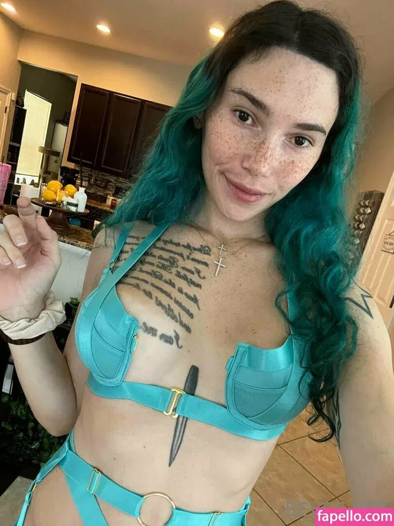 Eevee Bee Onlyfans Photo Gallery 