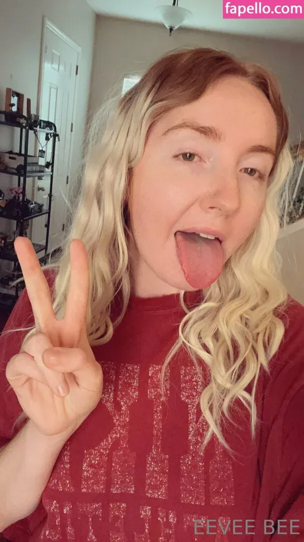 Eevee Bee Onlyfans Photo Gallery 