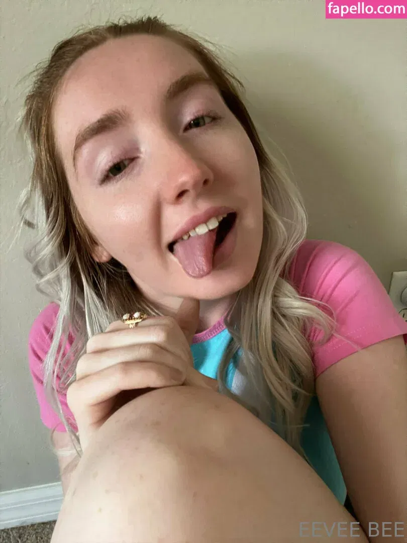 Eevee Bee Onlyfans Photo Gallery 