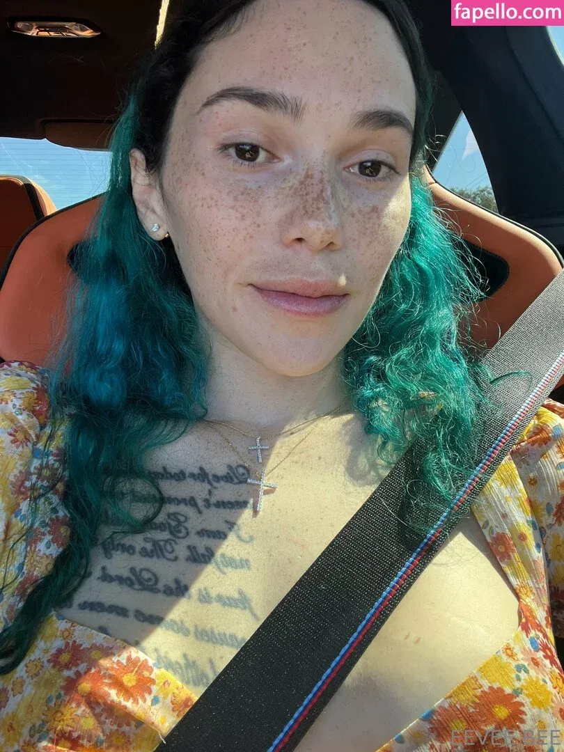 Eevee Bee Onlyfans Photo Gallery 