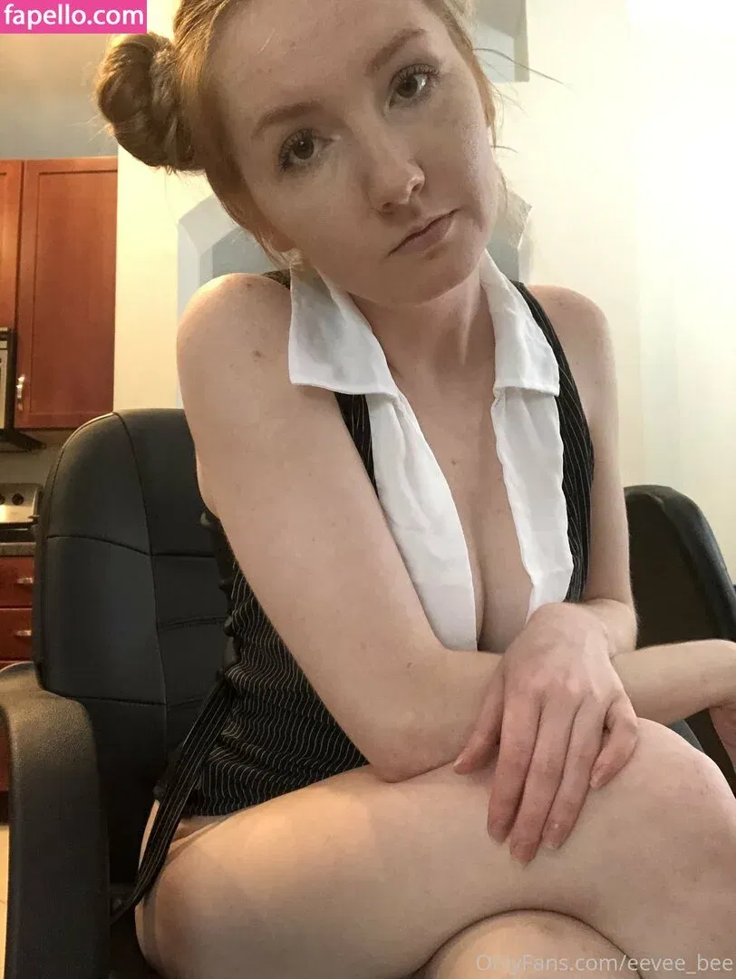 Eevee Bee Onlyfans Photo Gallery 