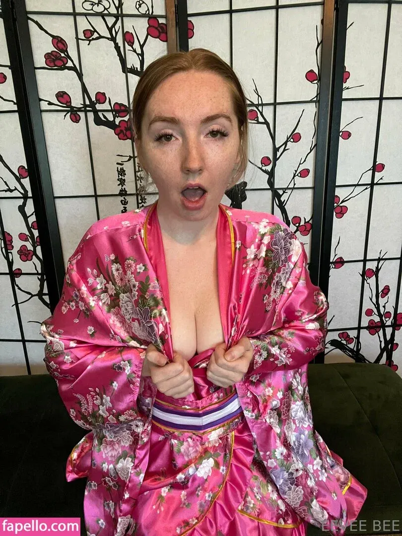 Eevee Bee Onlyfans Photo Gallery 