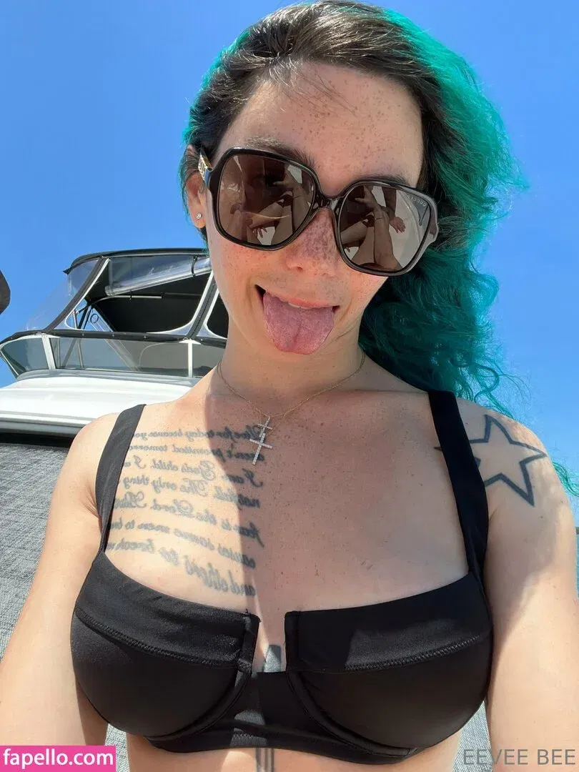 Eevee Bee Onlyfans Photo Gallery 