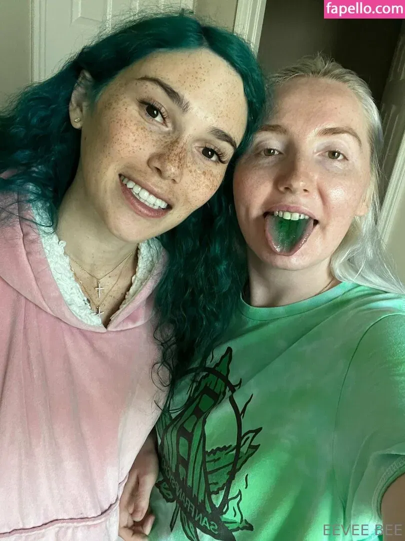 Eevee Bee Onlyfans Photo Gallery 