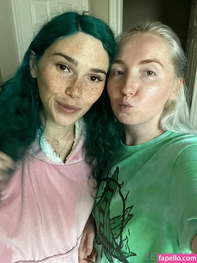 Eevee Bee Onlyfans Photo Gallery 