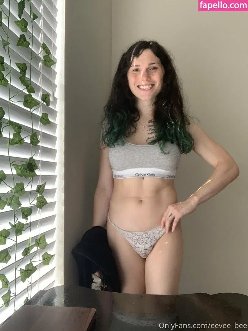 Eevee Bee Onlyfans Photo Gallery 