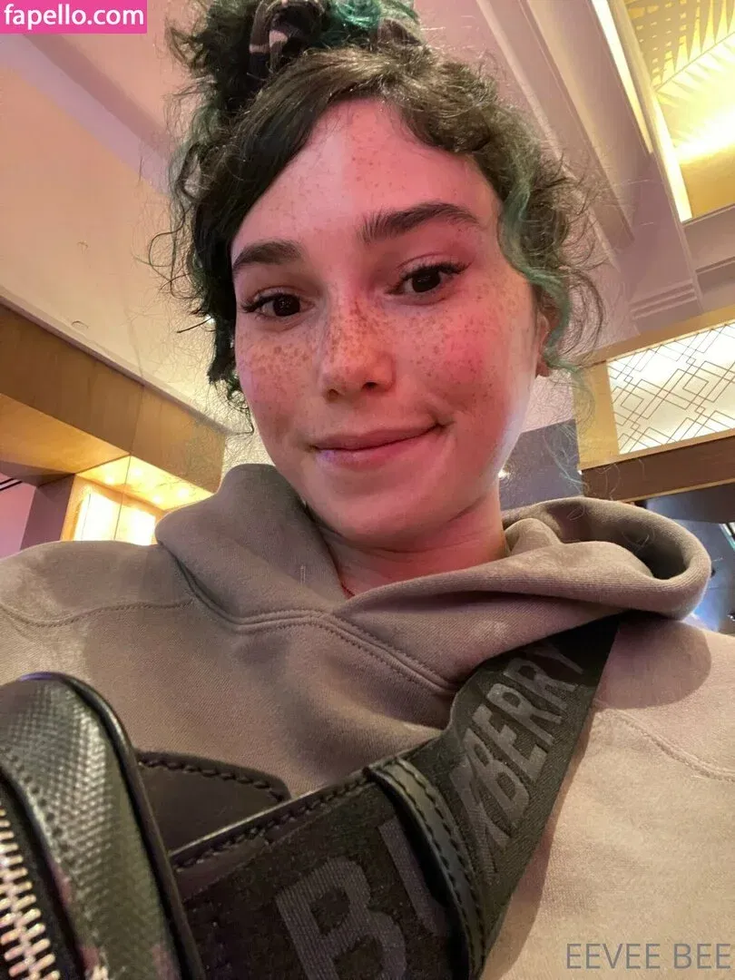 Eevee Bee Onlyfans Photo Gallery 