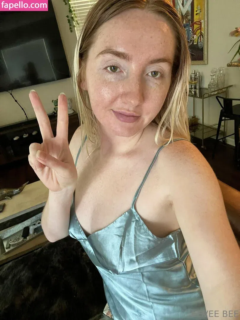 Eevee Bee Onlyfans Photo Gallery 