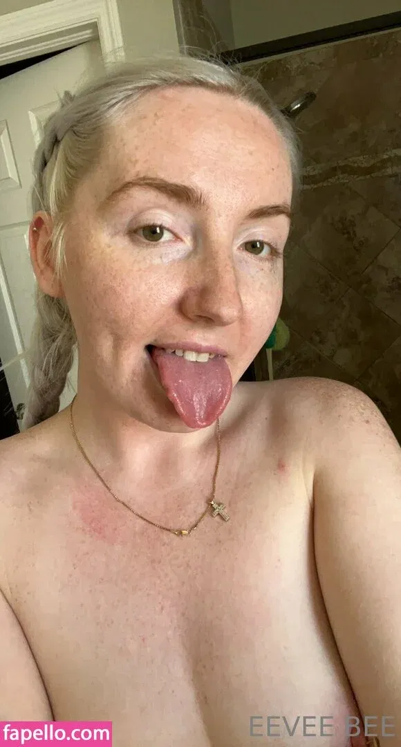 Eevee Bee Onlyfans Photo Gallery 
