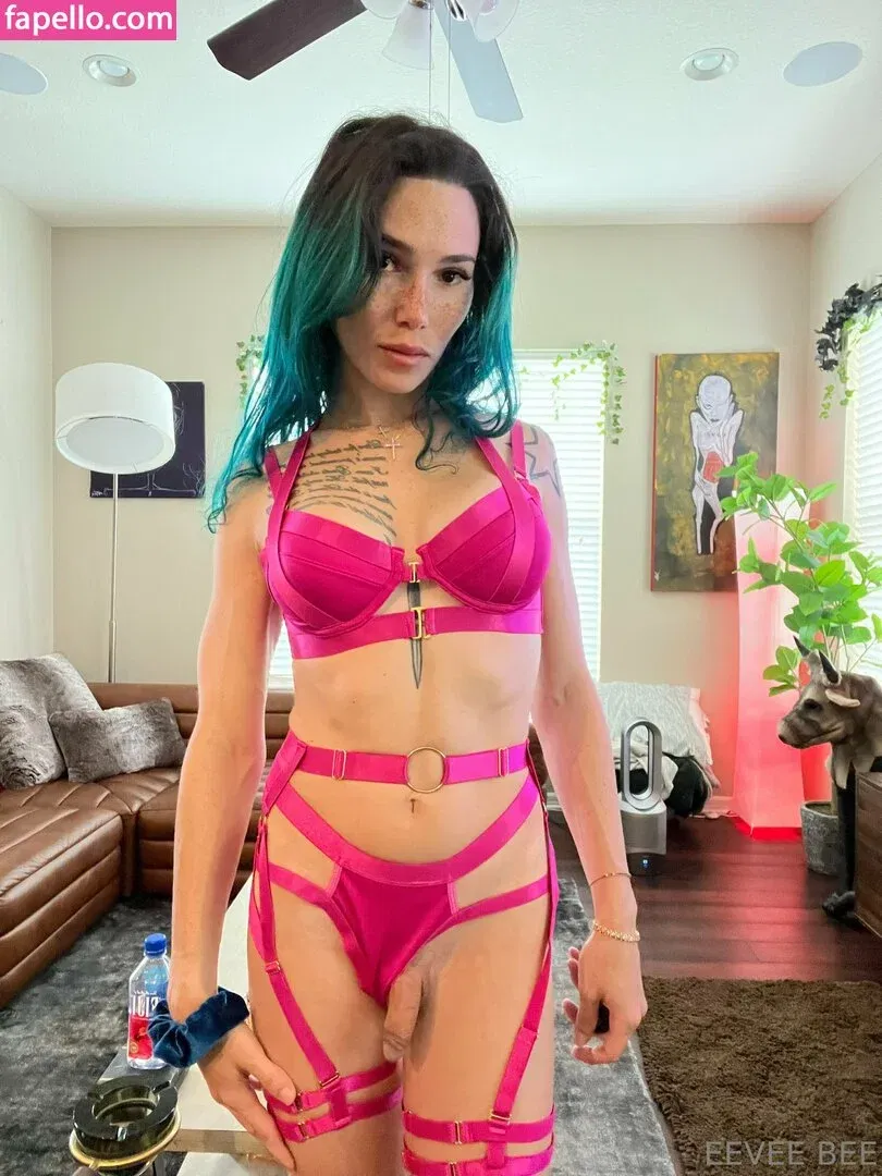 Eevee Bee Onlyfans Photo Gallery 