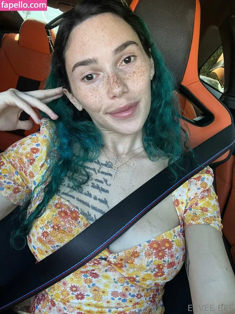 Eevee Bee Onlyfans Photo Gallery 