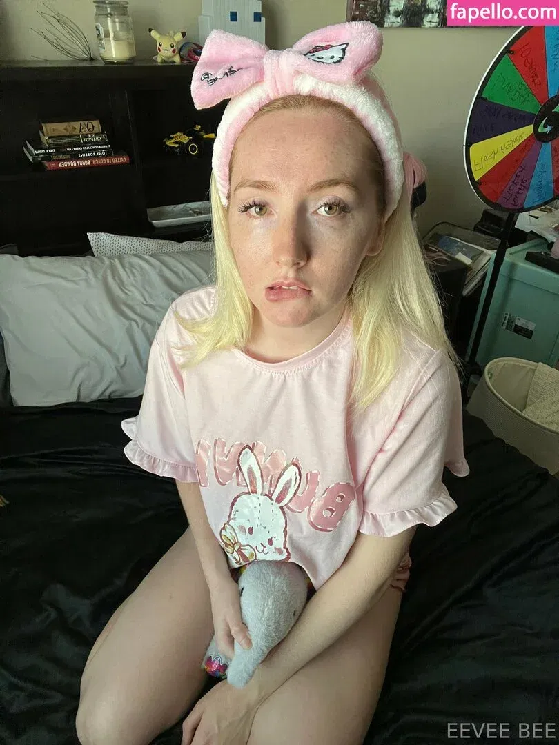 Eevee Bee Onlyfans Photo Gallery 