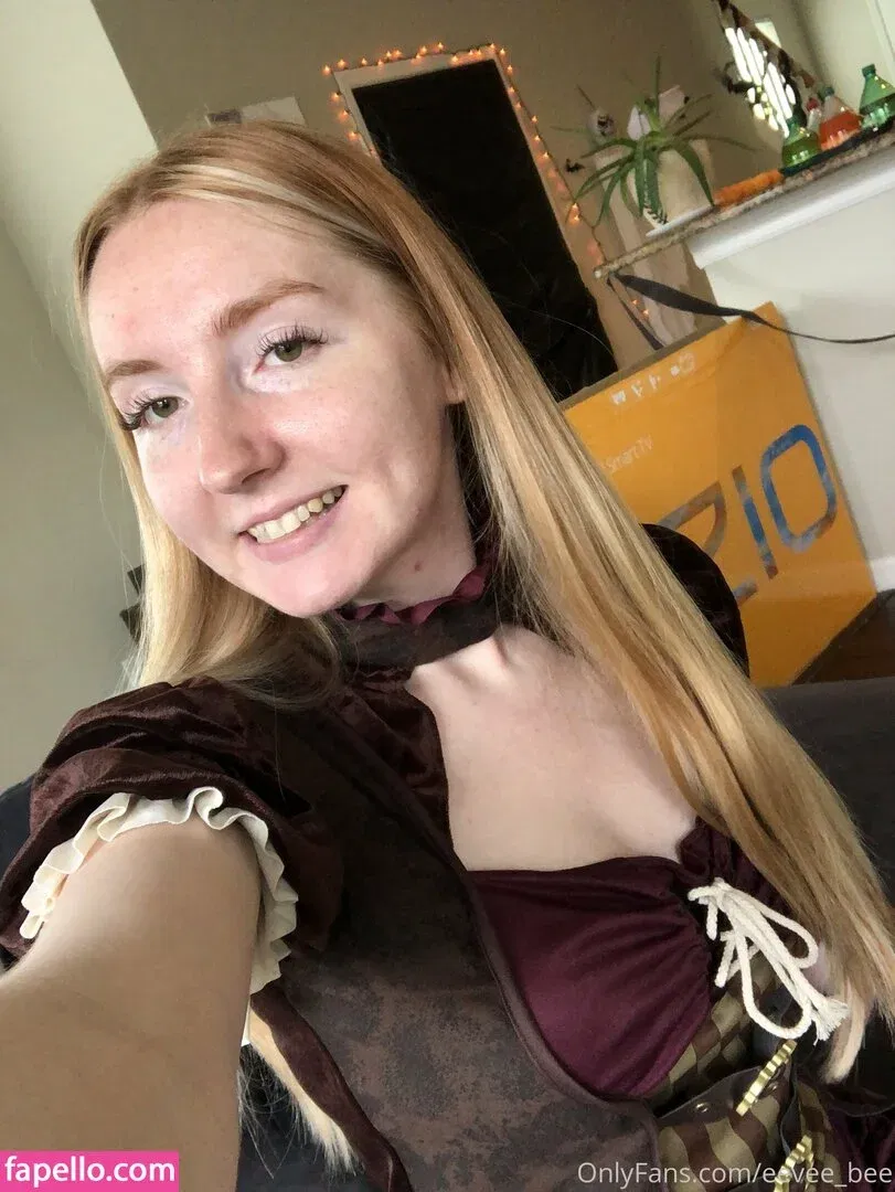 Eevee Bee Onlyfans Photo Gallery 