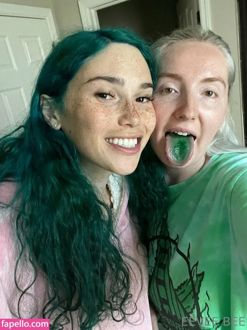 Eevee Bee Onlyfans Photo Gallery 