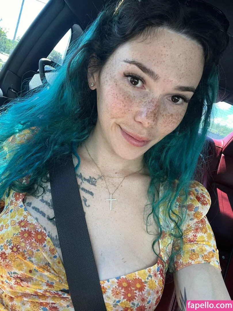 Eevee Bee Onlyfans Photo Gallery 