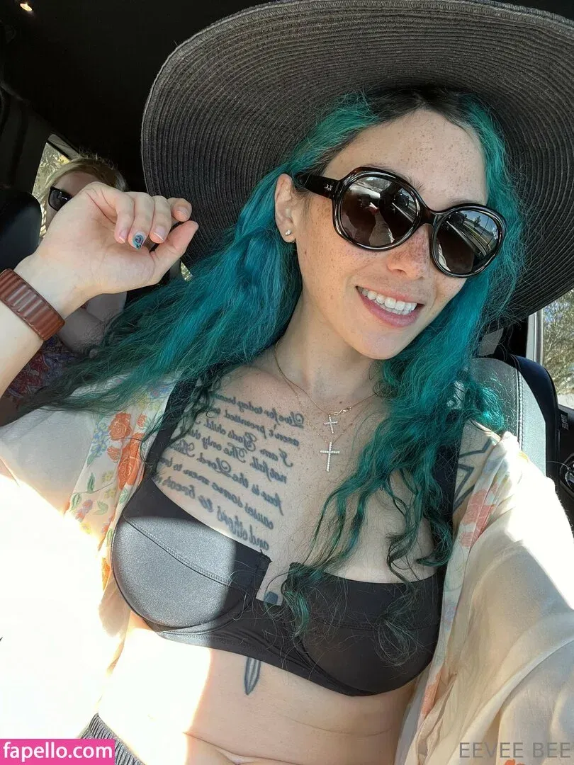 Eevee Bee Onlyfans Photo Gallery 
