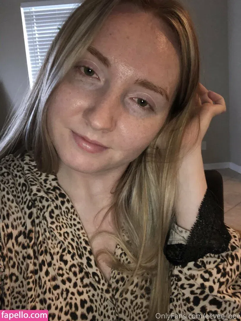 Eevee Bee Onlyfans Photo Gallery 