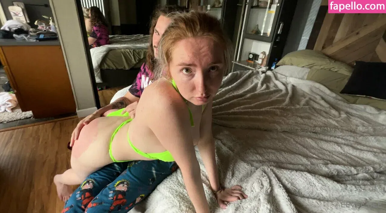 Eevee Bee Onlyfans Photo Gallery 