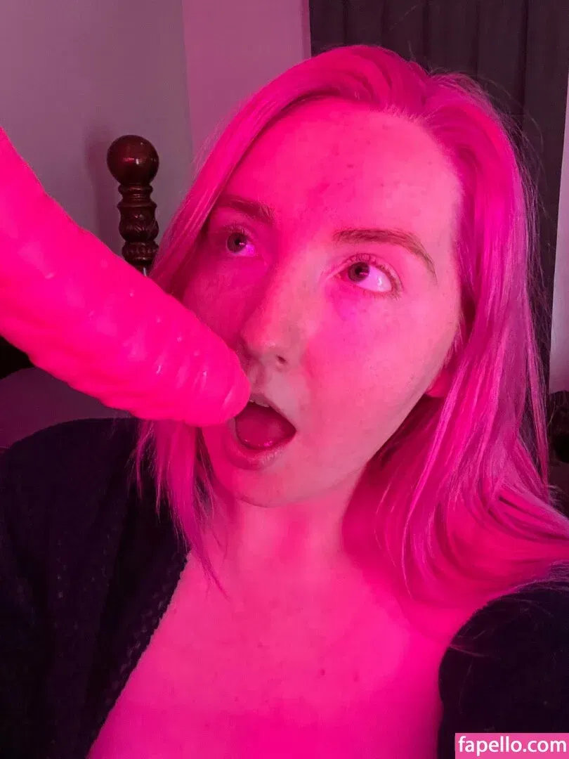 Eevee Bee Onlyfans Photo Gallery 