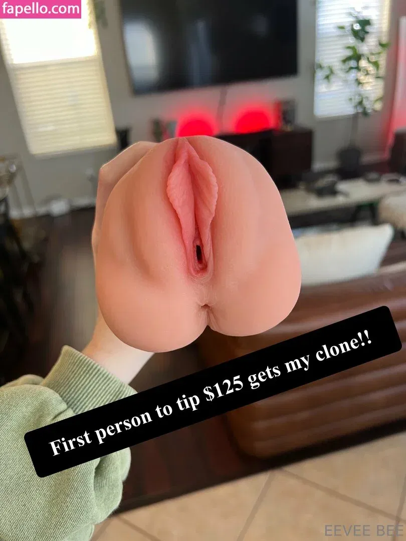 Eevee Bee Onlyfans Photo Gallery 