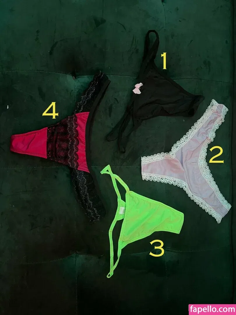 Eevee Bee Onlyfans Photo Gallery 