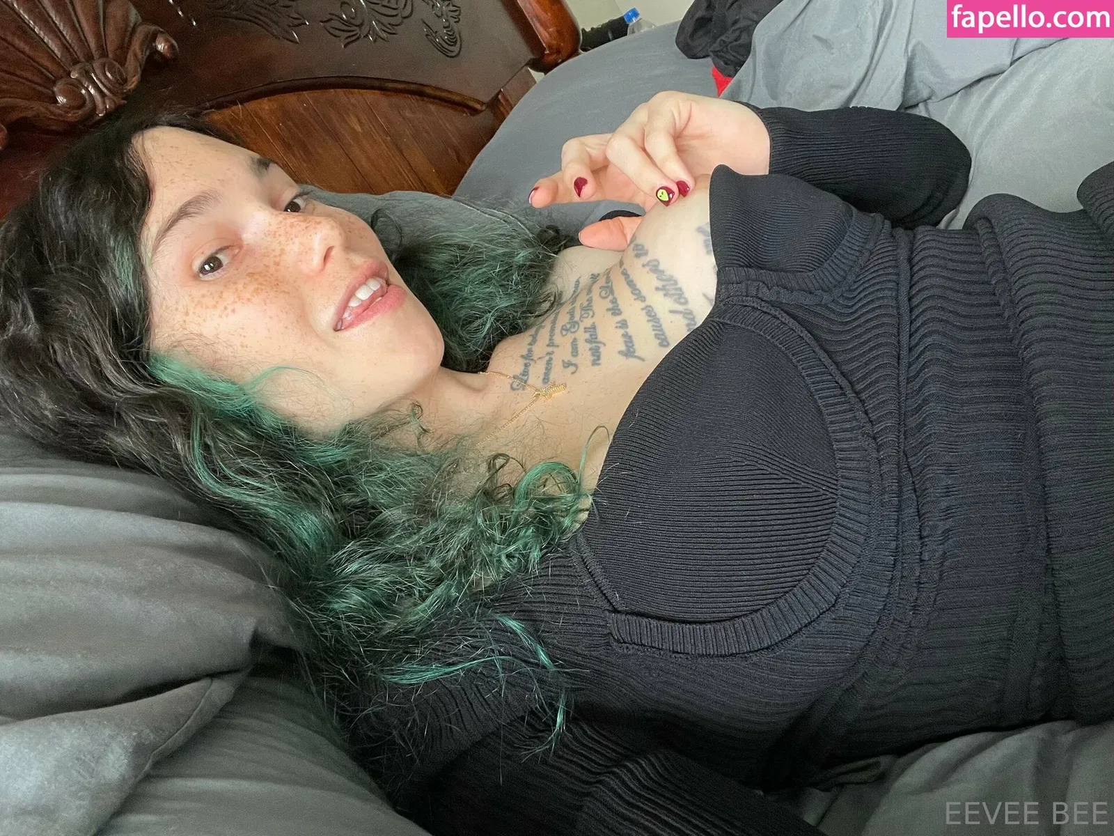 Eevee Bee Onlyfans Photo Gallery 