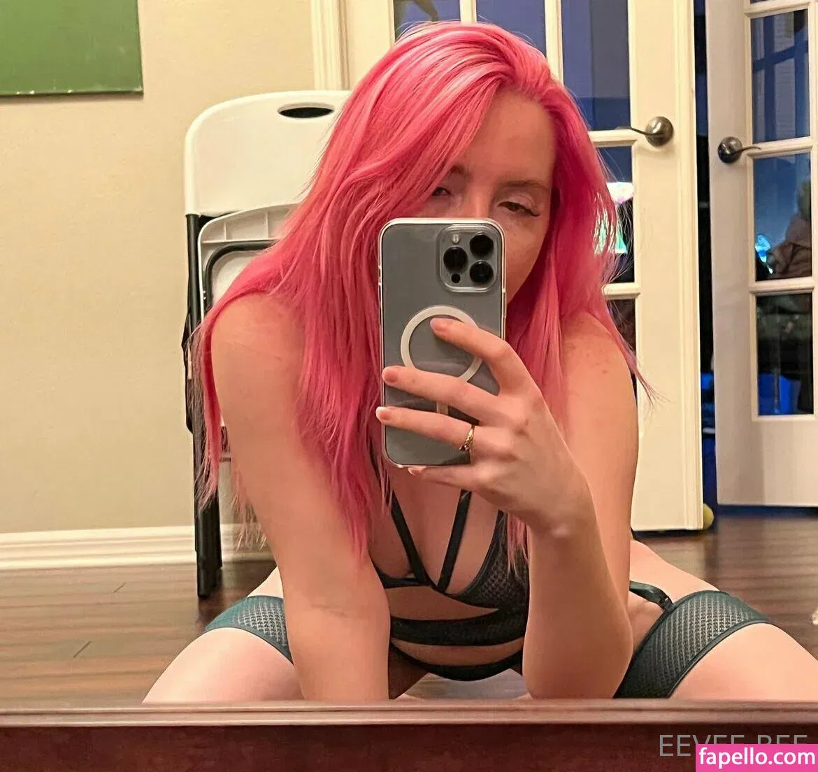 Eevee Bee Onlyfans Photo Gallery 