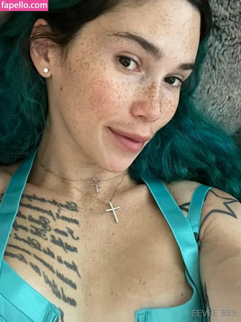 Eevee Bee Onlyfans Photo Gallery 