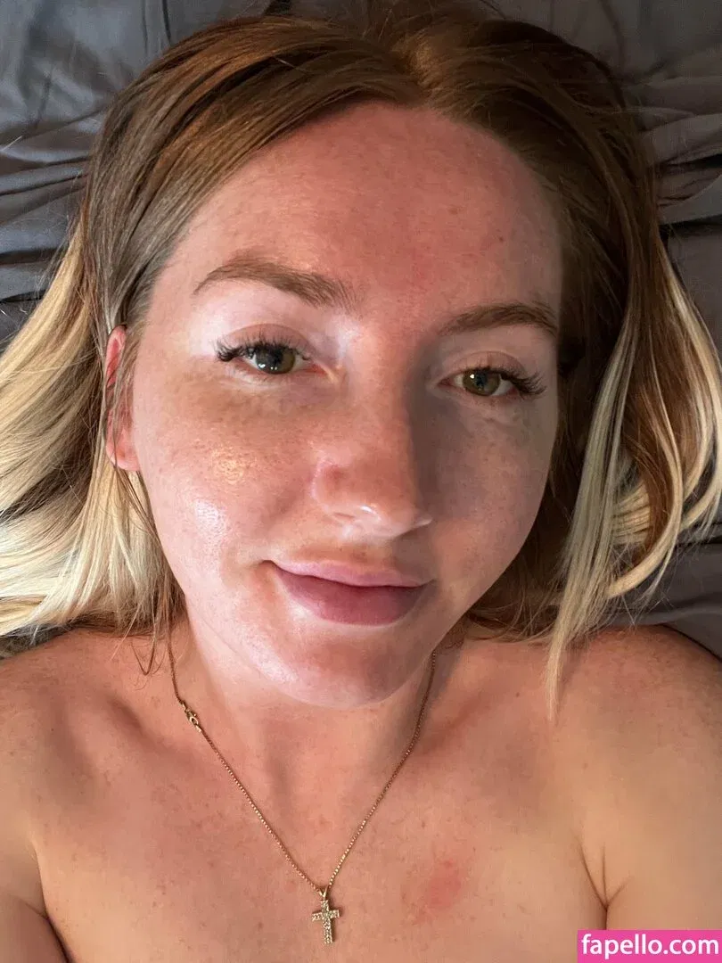 Eevee Bee Onlyfans Photo Gallery 