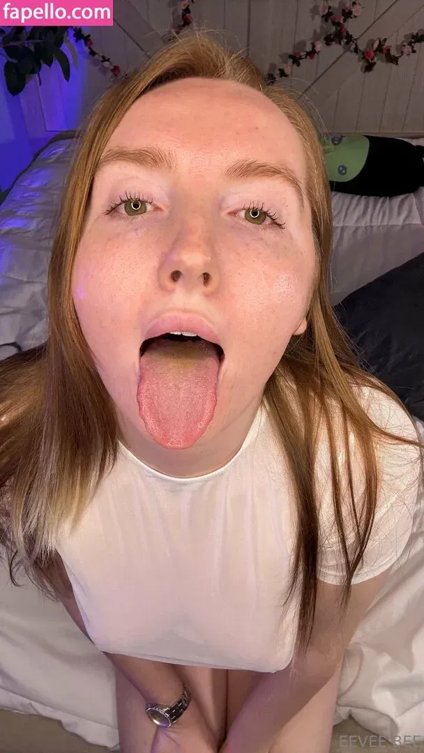 Eevee Bee Onlyfans Photo Gallery 