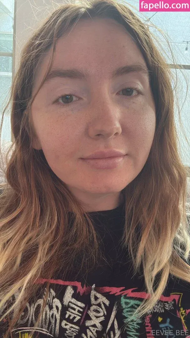 Eevee Bee Onlyfans Photo Gallery 
