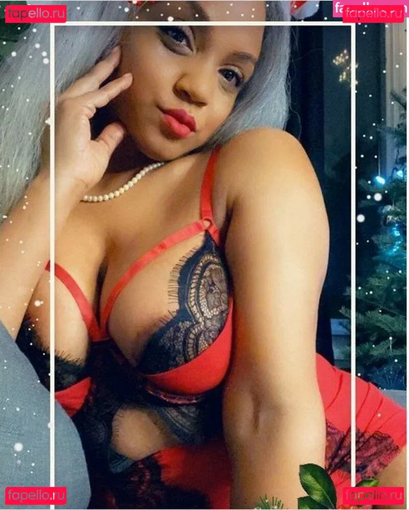 Sinnamon Love Onlyfans Photo Gallery 