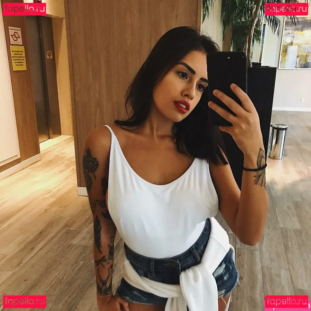 Vitoria Marcilio Onlyfans Photo Gallery 