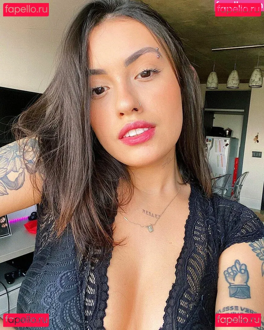 Vitoria Marcilio Onlyfans Photo Gallery 