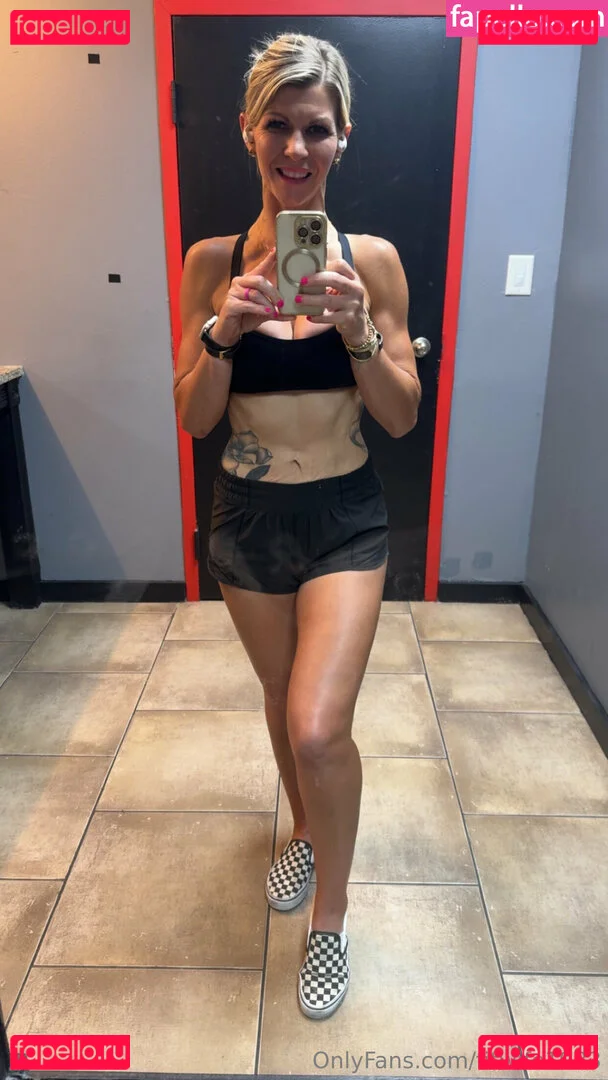 Fitwife1983 Onlyfans Photo Gallery 