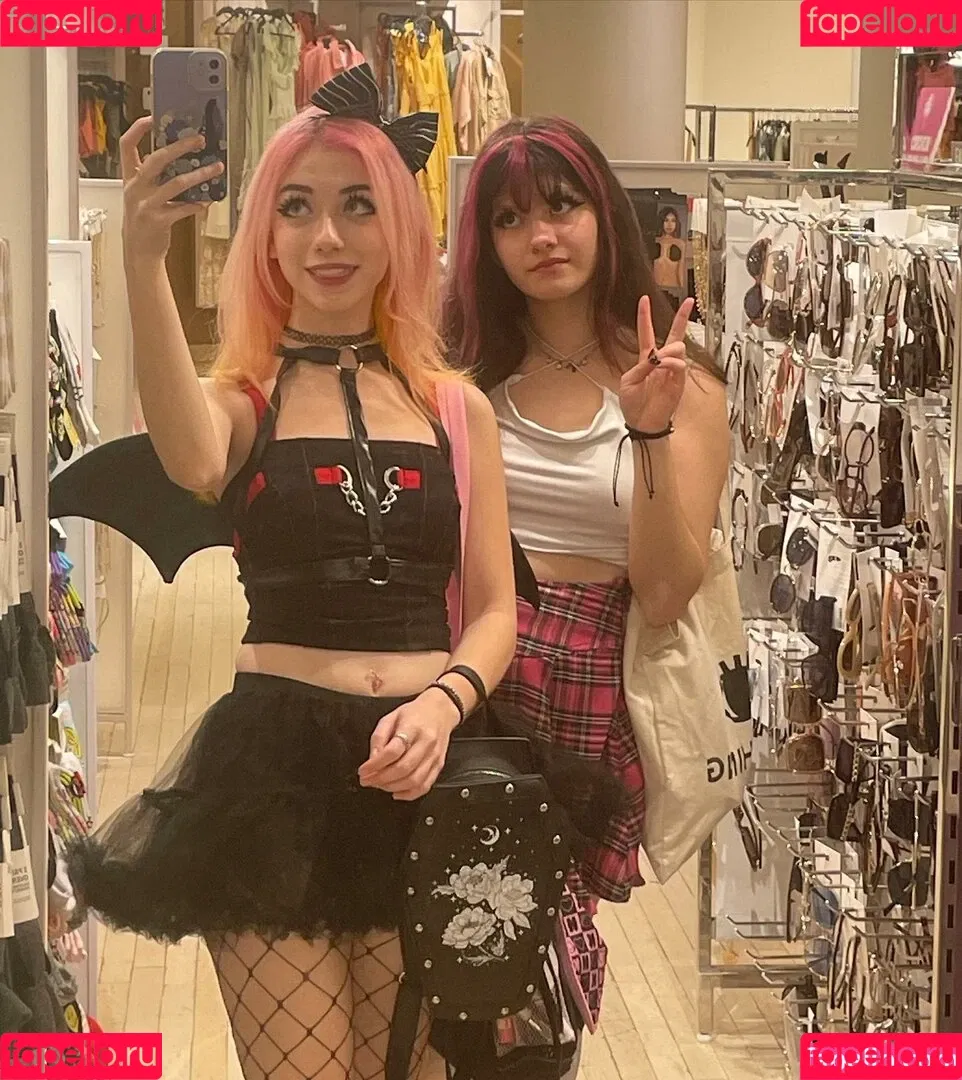 Iluvmeww Onlyfans Photo Gallery 