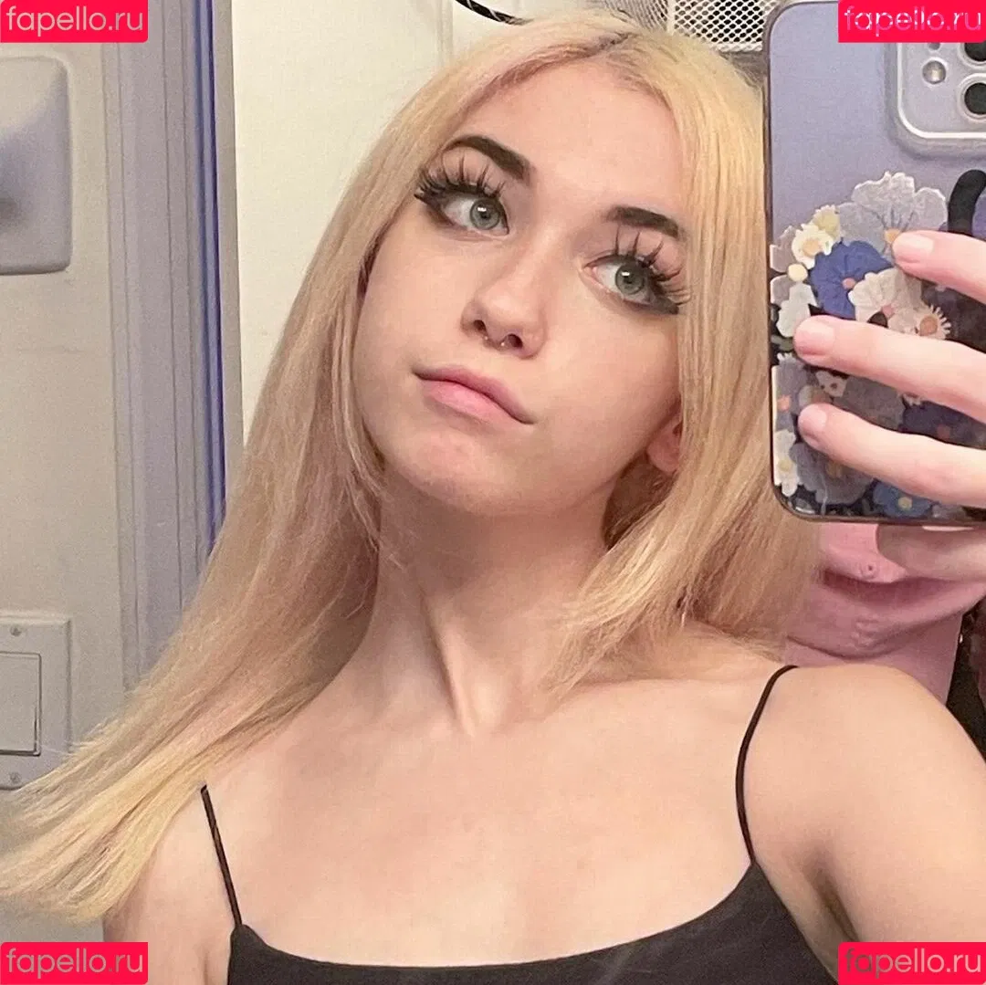 Iluvmeww Onlyfans Photo Gallery 