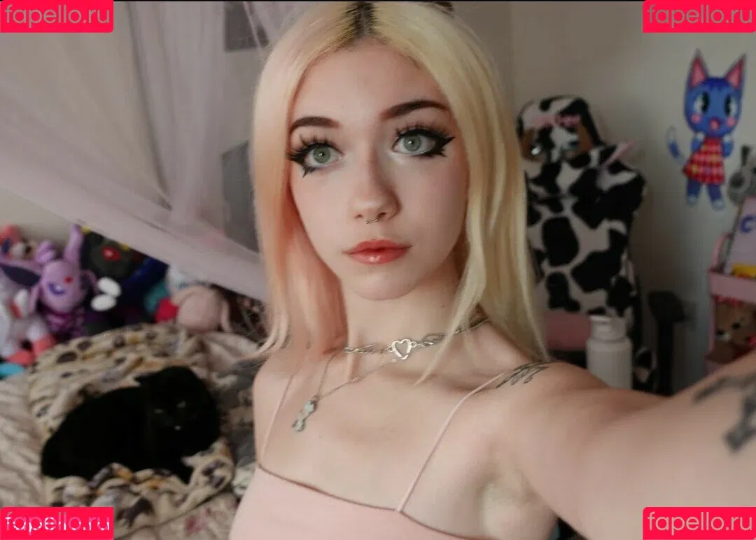 Iluvmeww Onlyfans Photo Gallery 