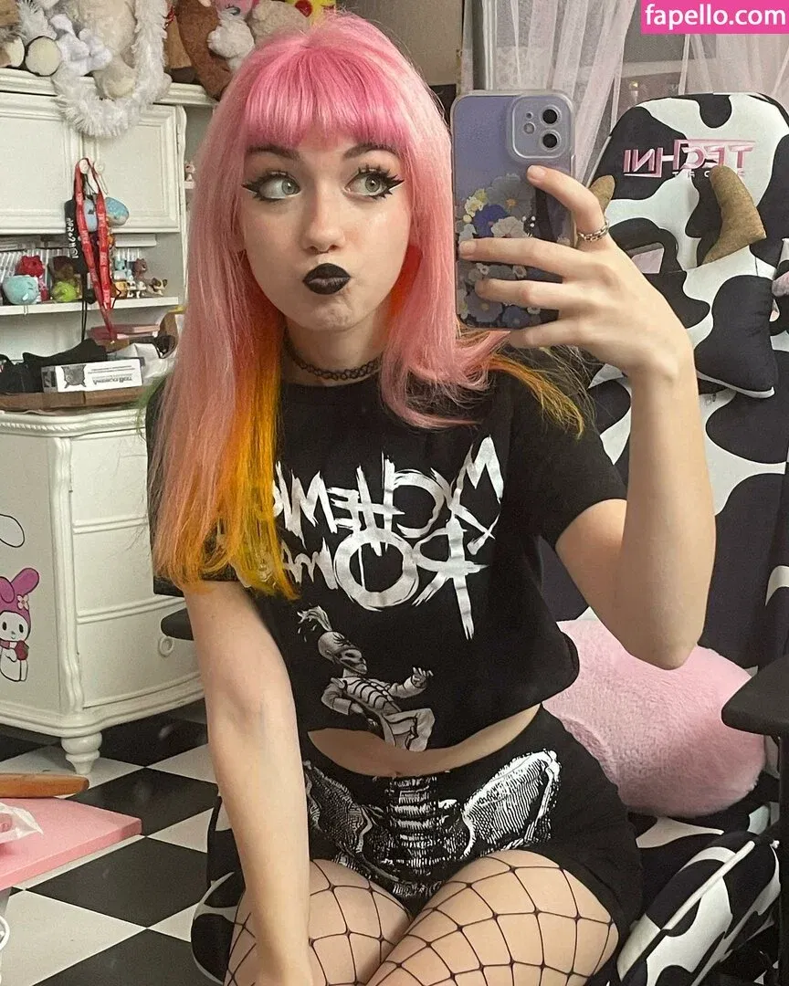 Iluvmeww Onlyfans Photo Gallery 