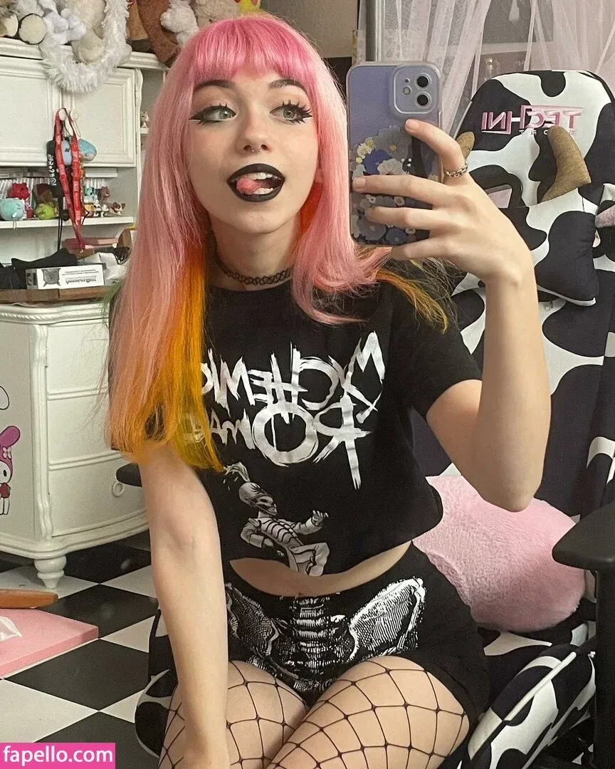 Iluvmeww Onlyfans Photo Gallery 