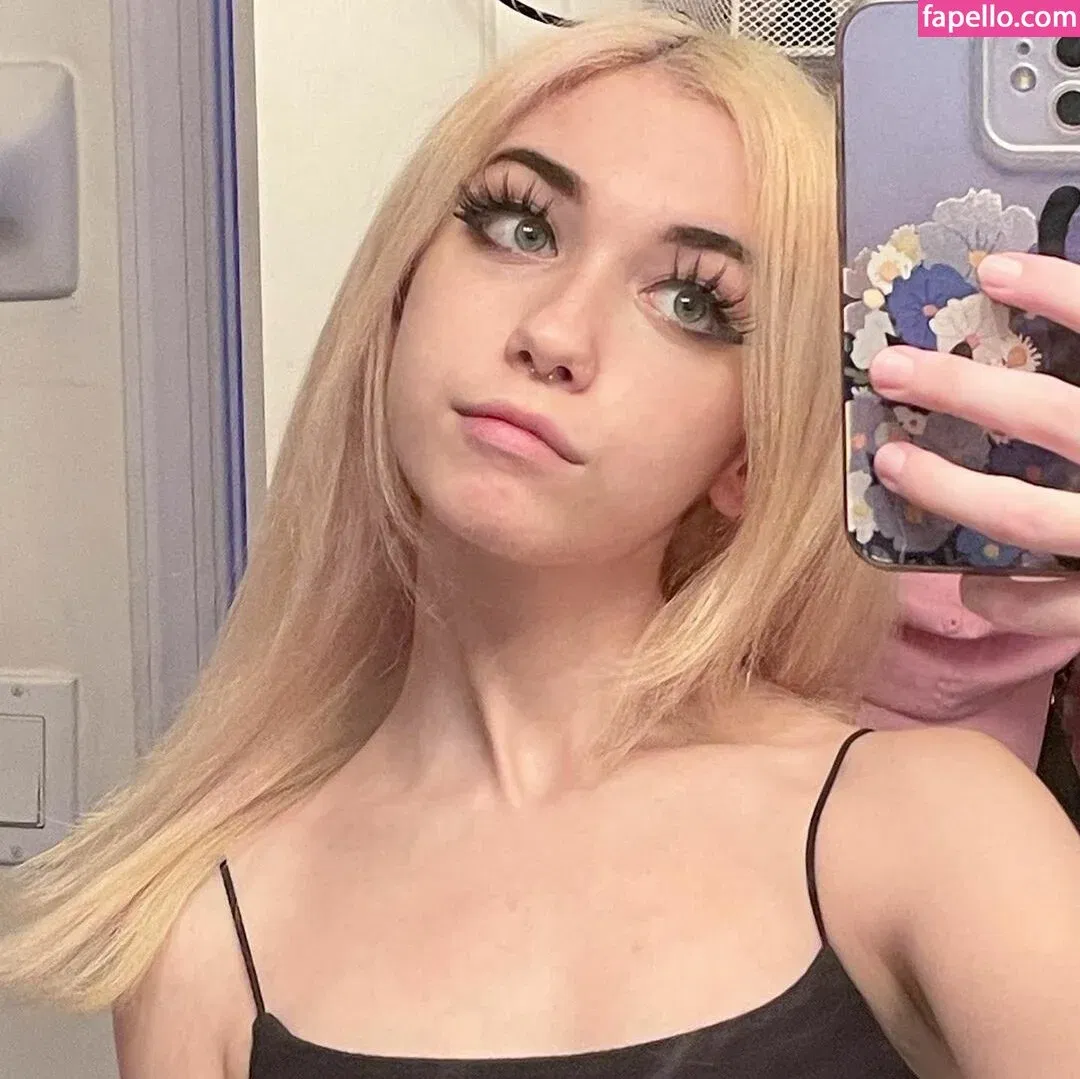 Iluvmeww Onlyfans Photo Gallery 