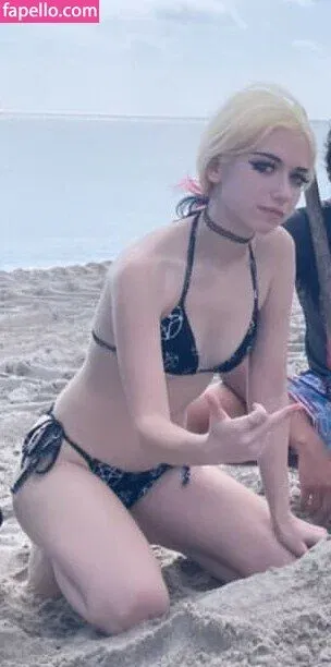 Iluvmeww Onlyfans Photo Gallery 