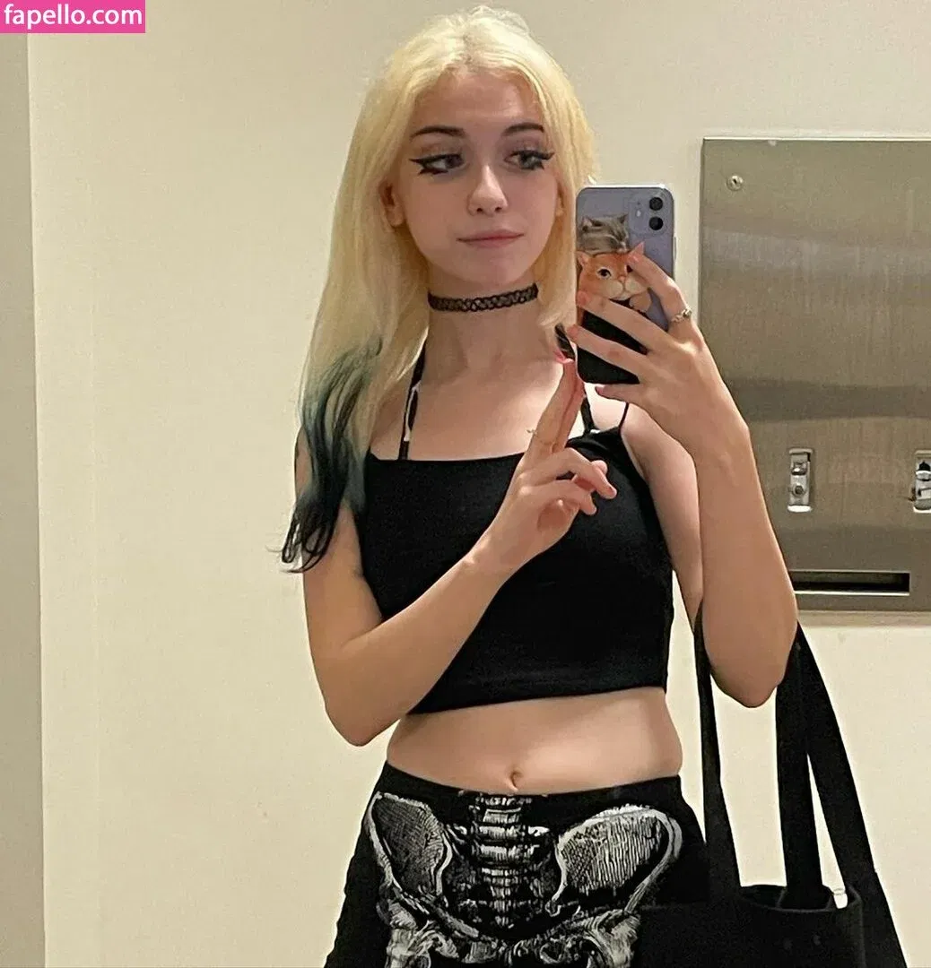 Iluvmeww Onlyfans Photo Gallery 